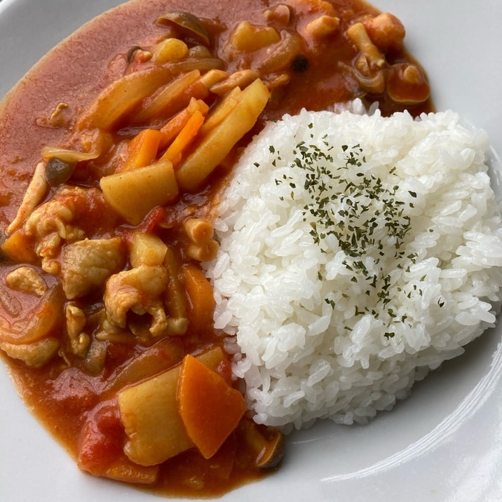 トマト缶で作る具沢山トマトカレー♫